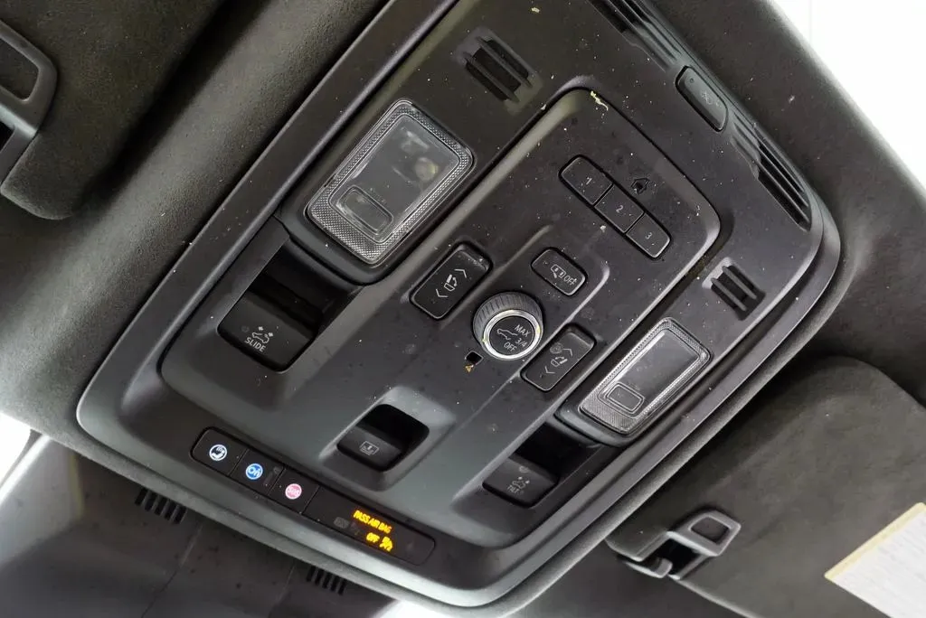 Cadillac Escalade photo 36