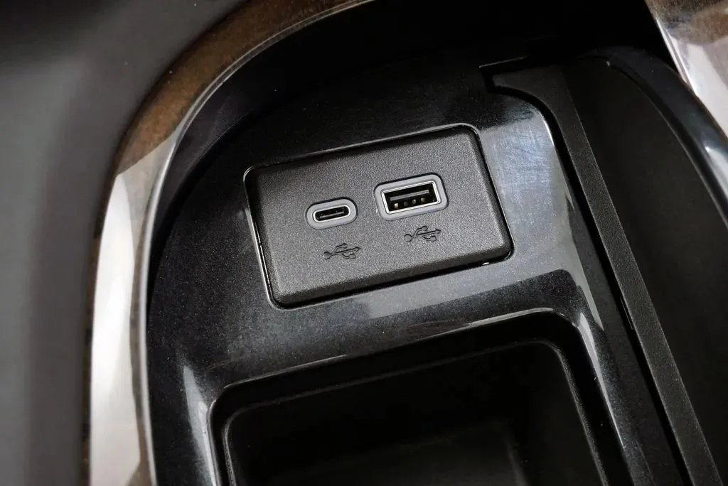 Cadillac Escalade photo 34