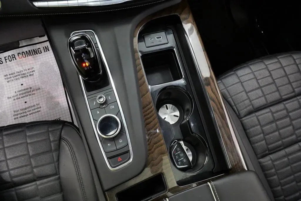 Cadillac Escalade photo 33