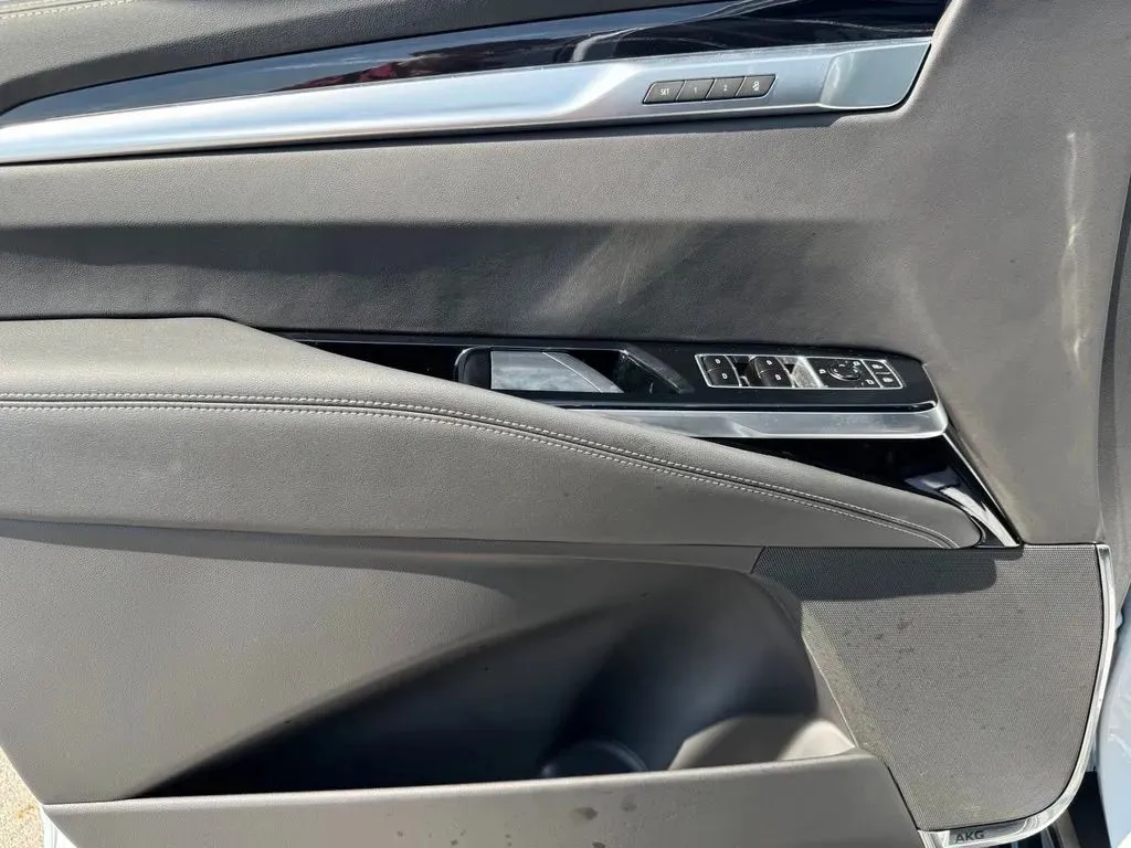 Cadillac Escalade photo 12