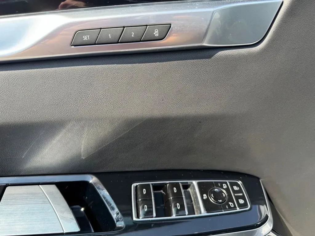 Cadillac Escalade photo 13