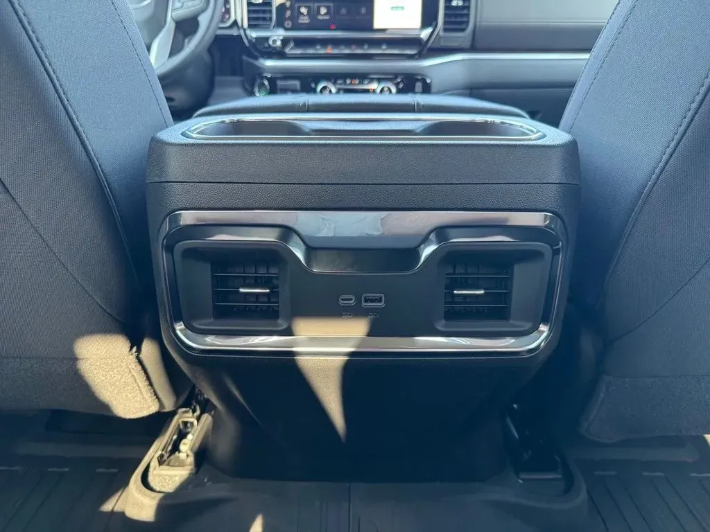 GMC Sierra photo 17