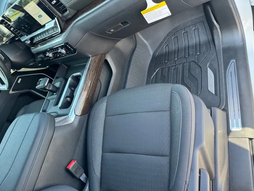 GMC Sierra photo 13