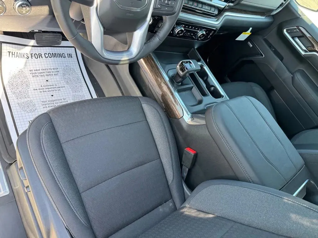 GMC Sierra photo 10