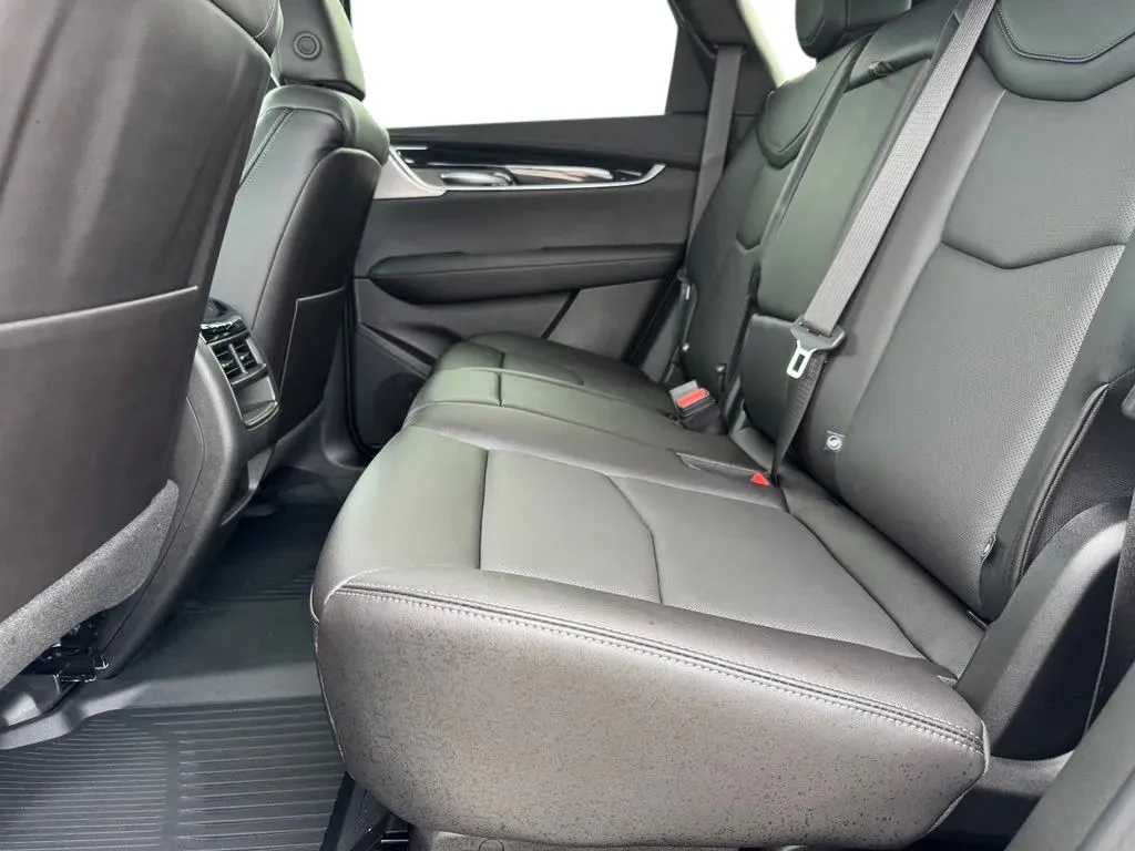 Cadillac XT5 photo 18