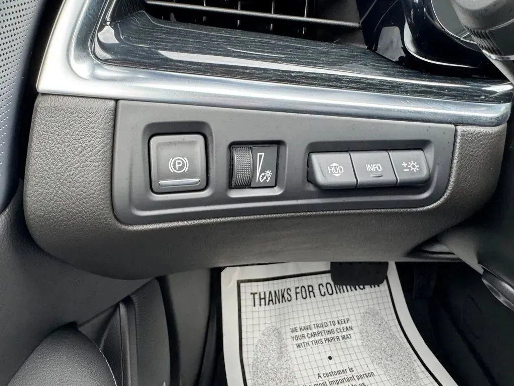 Cadillac XT5 photo 23
