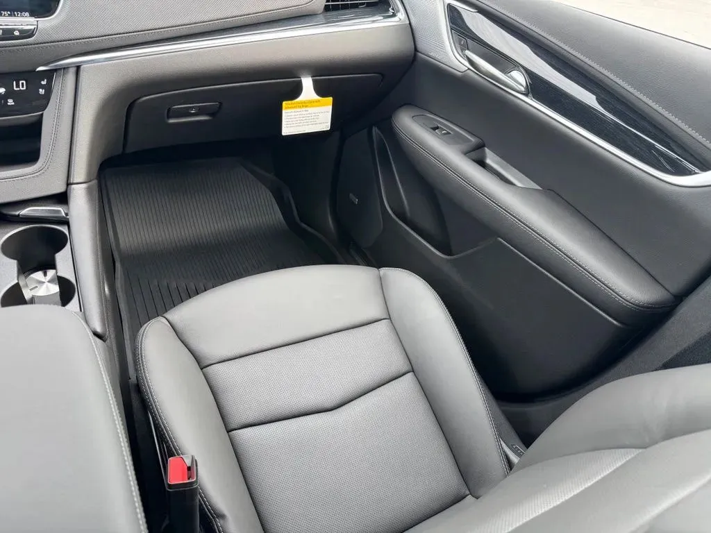 Cadillac XT5 photo 21