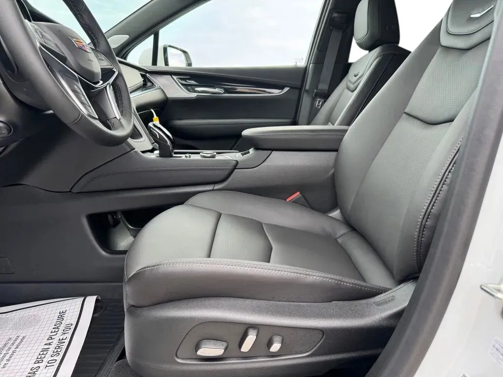 Cadillac XT5 photo 9