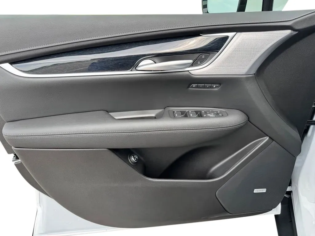 Cadillac XT5 photo 12