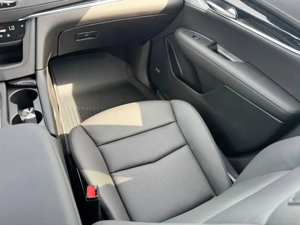 Cadillac XT5 photo 21