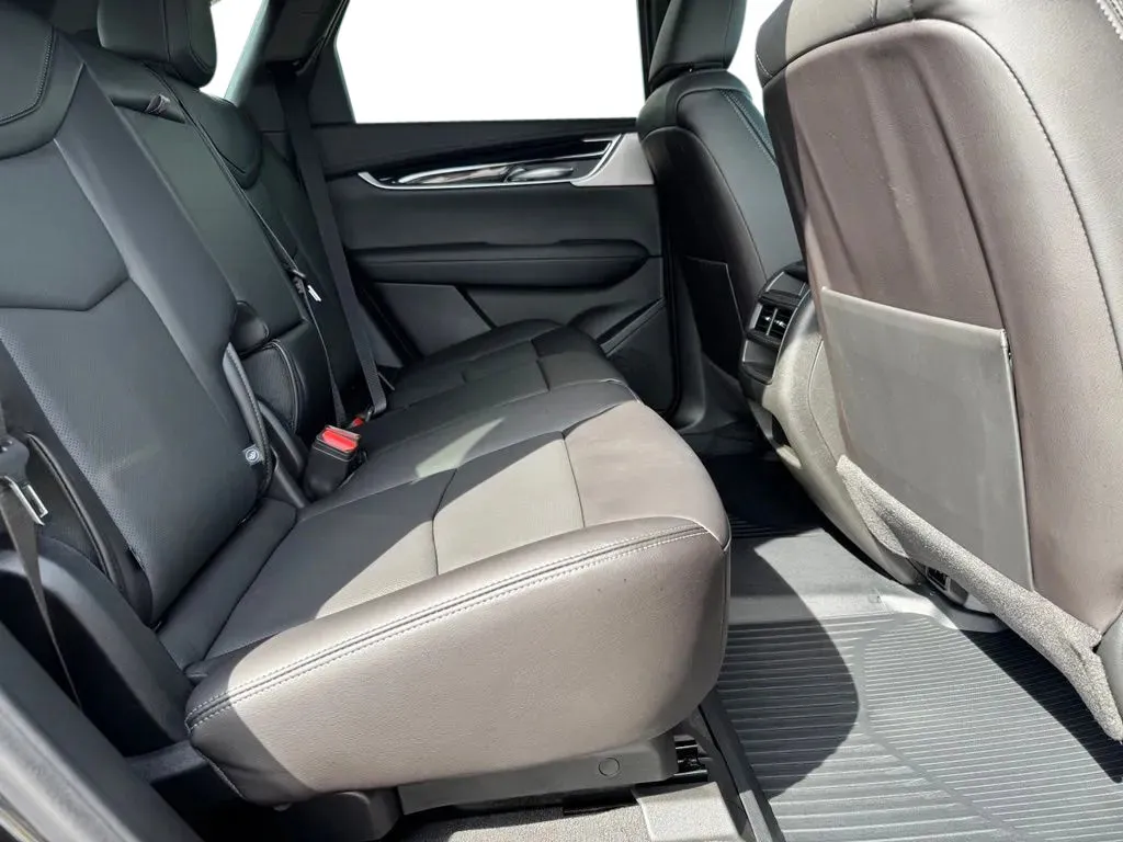 Cadillac XT5 photo 17