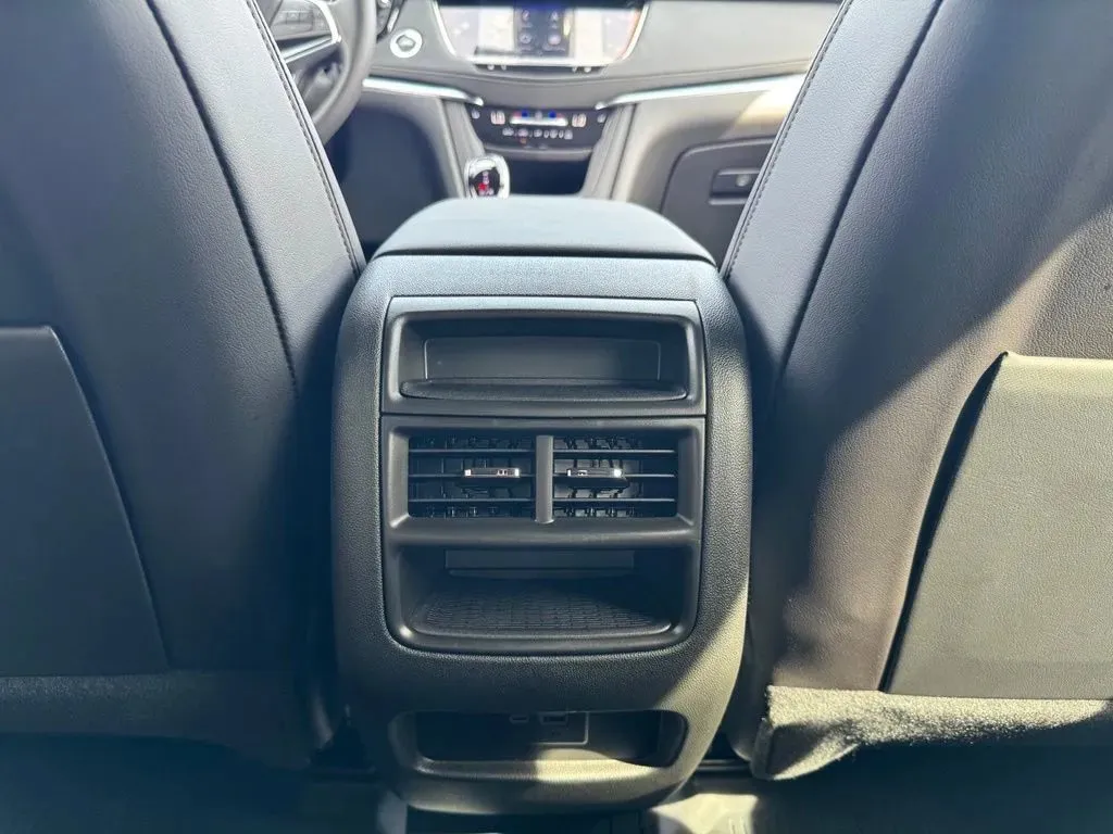 Cadillac XT5 photo 20
