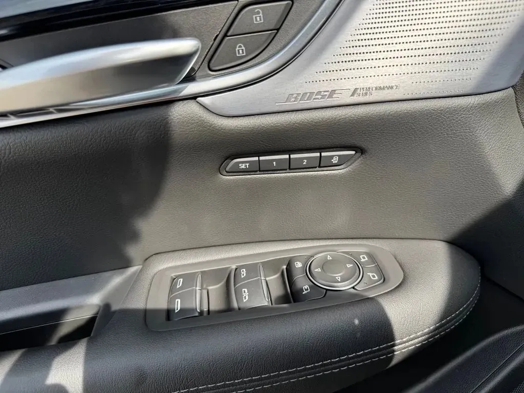 Cadillac XT5 photo 13