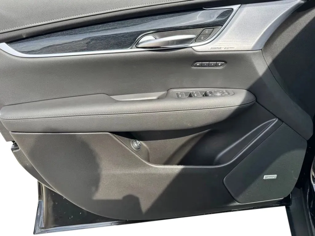 Cadillac XT5 photo 12
