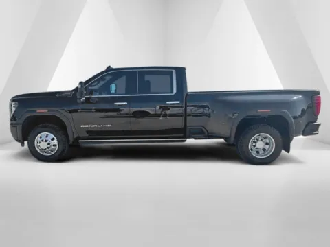 More photos of 2025 GMC Sierra 3500 HD Denali Ultimate at Braden Cadillac GMC, OH