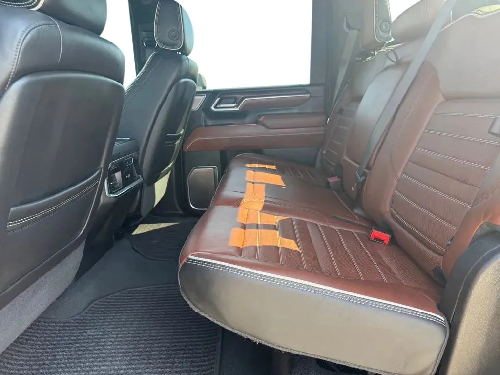 GMC Sierra photo 18