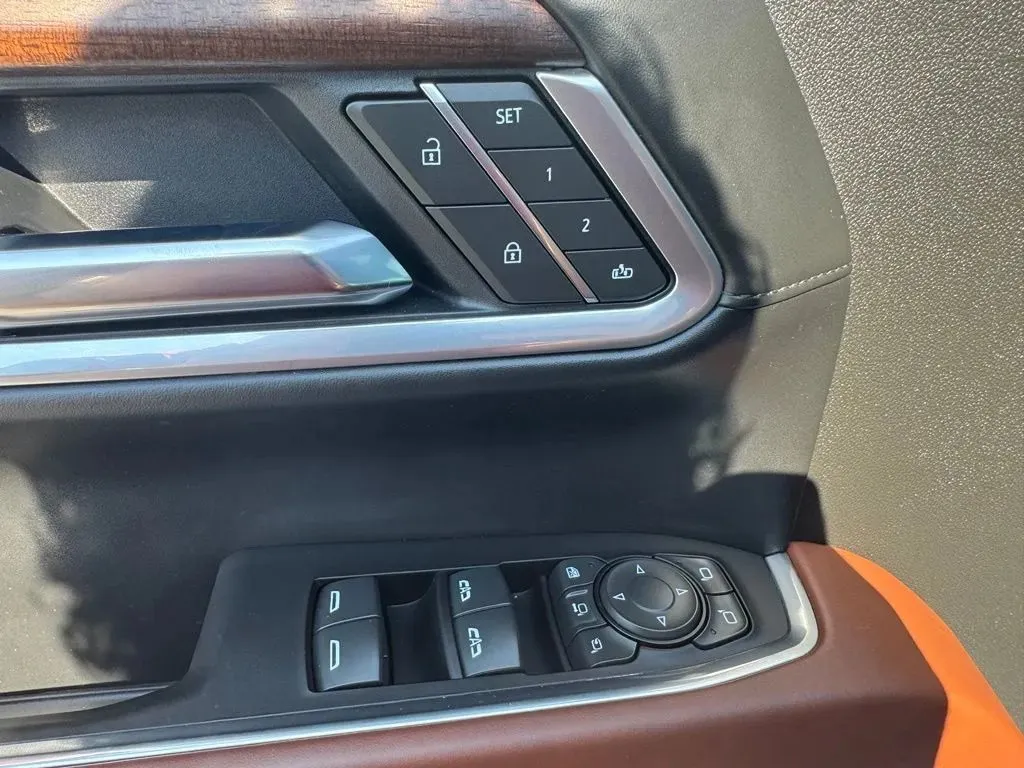 GMC Sierra photo 13