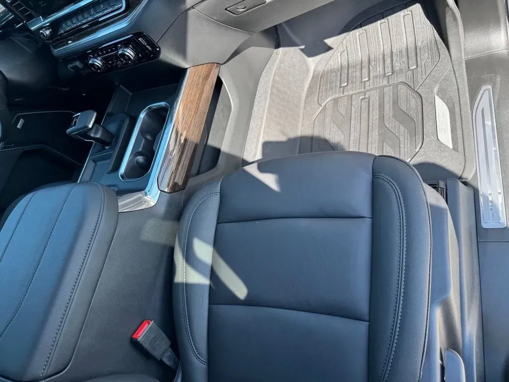 GMC Sierra photo 14