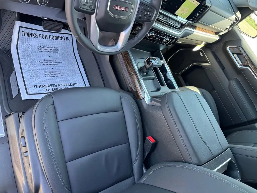 GMC Sierra photo 10