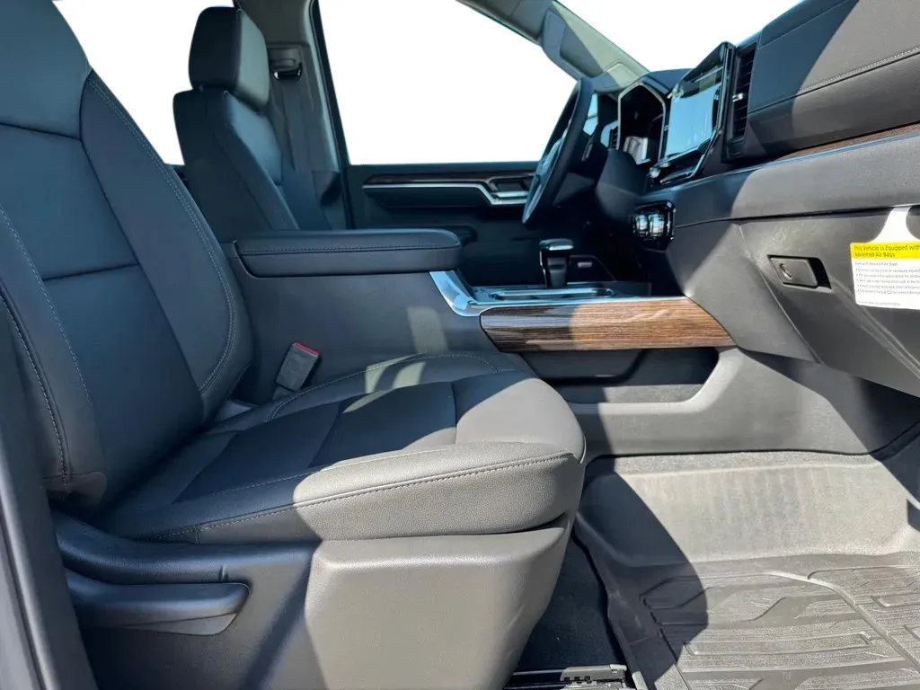GMC Sierra photo 13