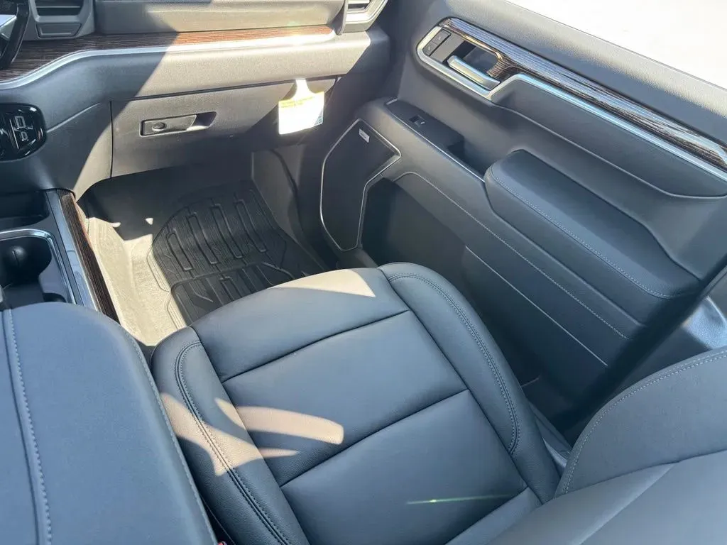GMC Sierra photo 21
