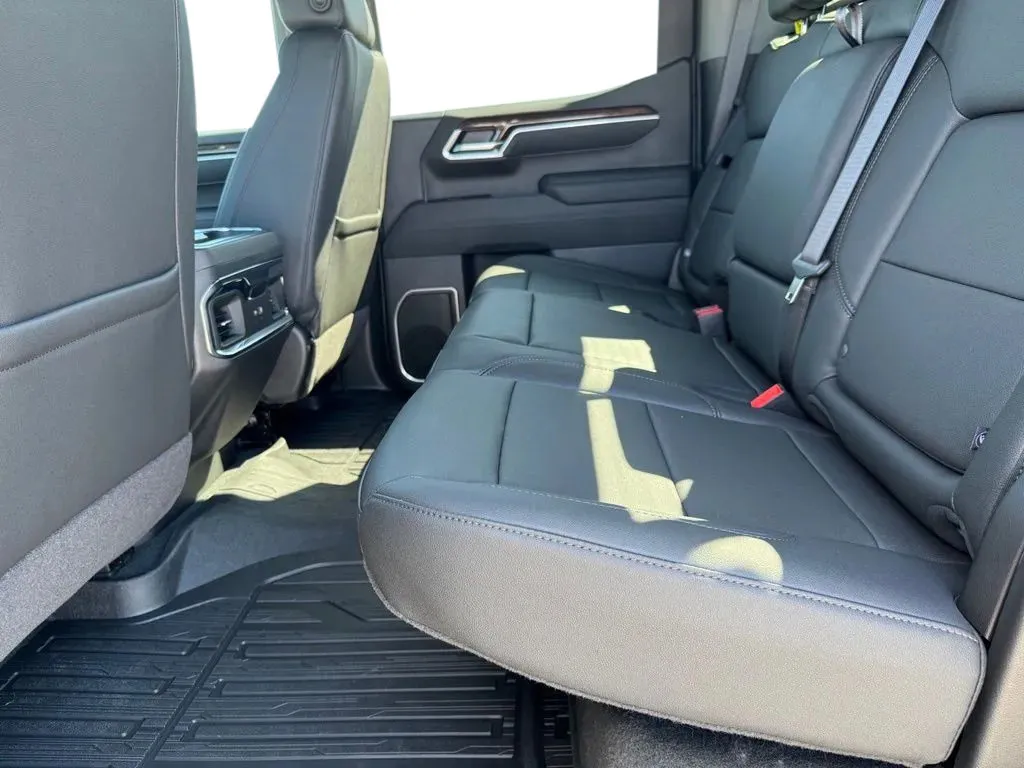 GMC Sierra photo 17