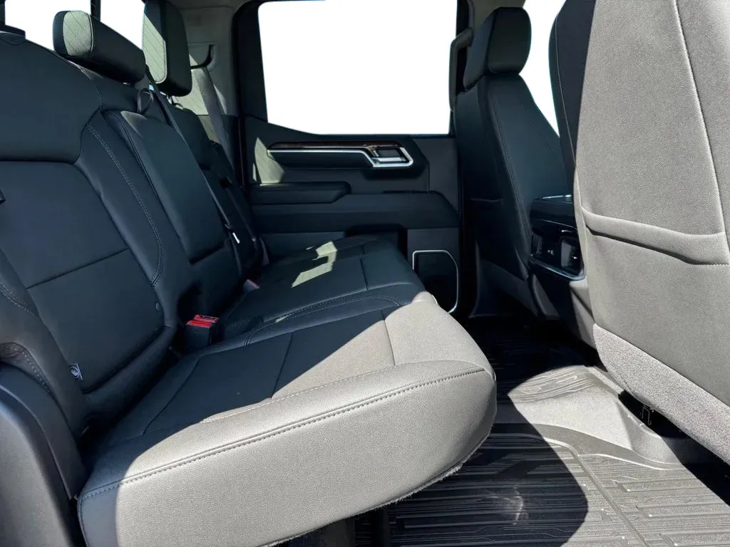 GMC Sierra photo 16