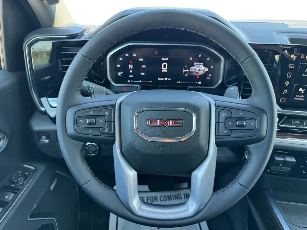 GMC Sierra photo 24
