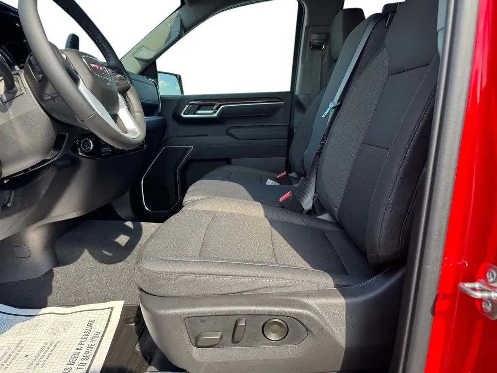 GMC Sierra photo 10