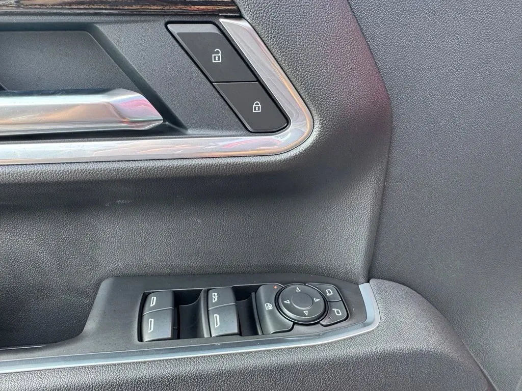 GMC Sierra photo 12
