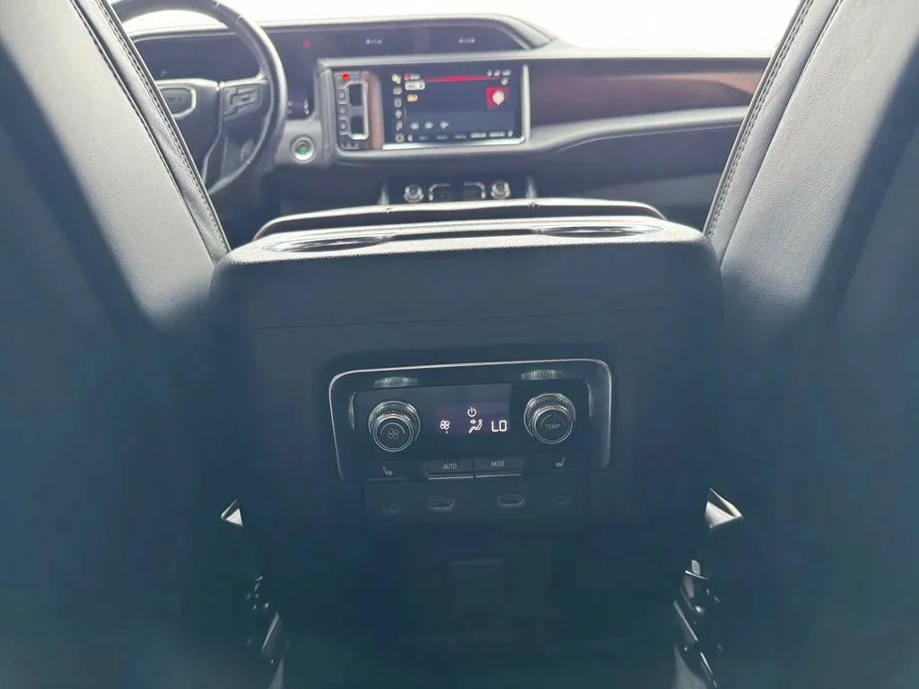 GMC Yukon photo 23