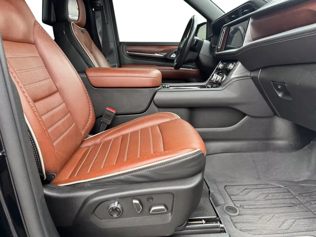 GMC Yukon photo 14