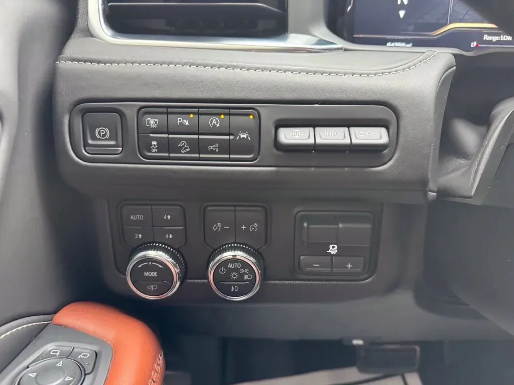 GMC Yukon photo 26