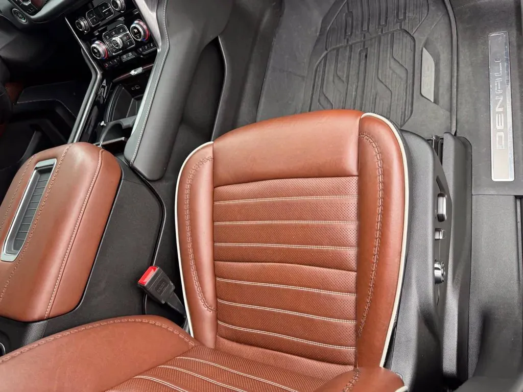 GMC Yukon photo 15