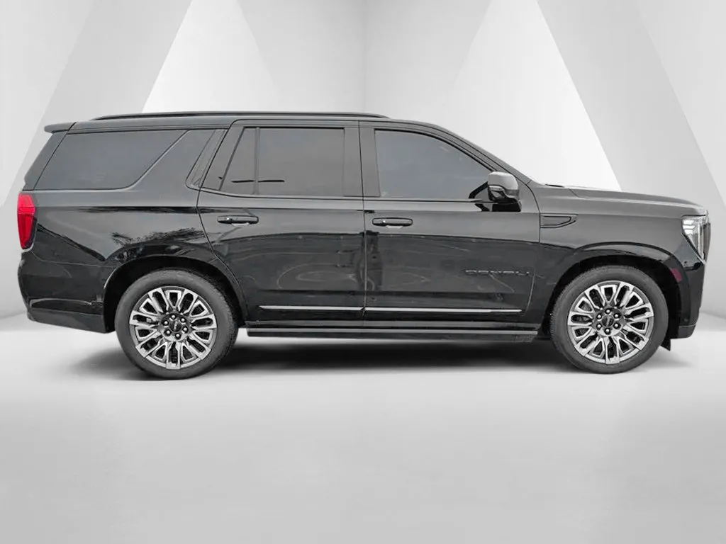 GMC Yukon photo 8