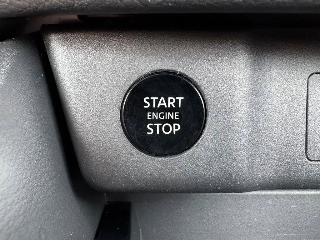 Nissan Rogue photo 25