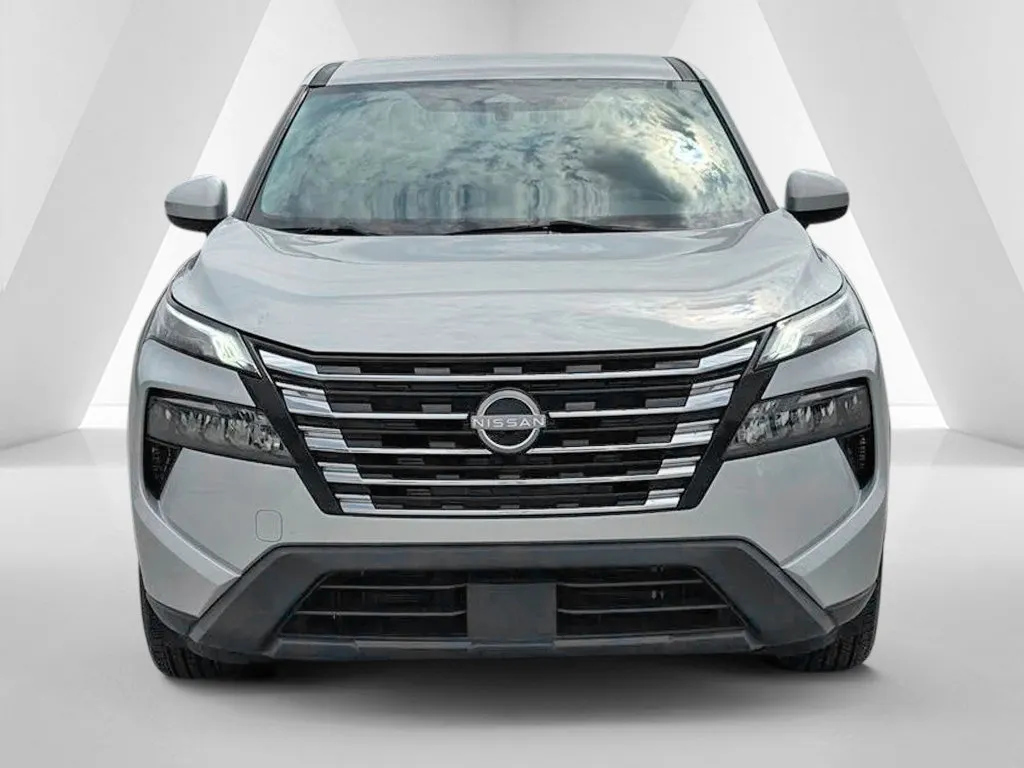 Nissan Rogue photo 2
