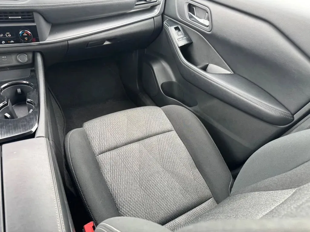 Nissan Rogue photo 20