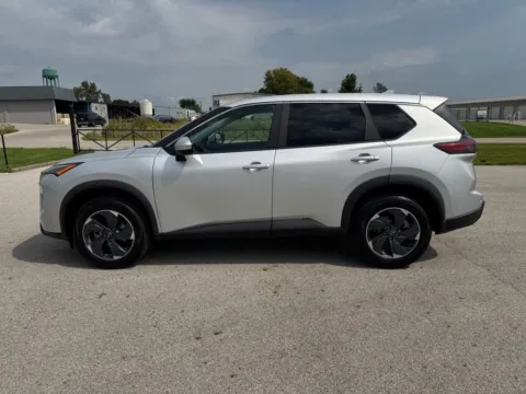 More photos of 2024 Nissan Rogue SV at Braden Cadillac GMC, OH