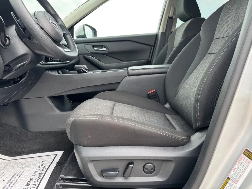 Nissan Rogue photo 9