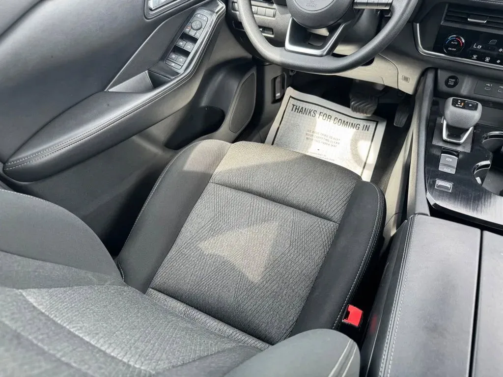 Nissan Rogue photo 21