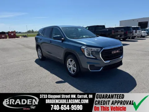 Blue 2024 GMC Terrain SLE for sale in Carroll, OH