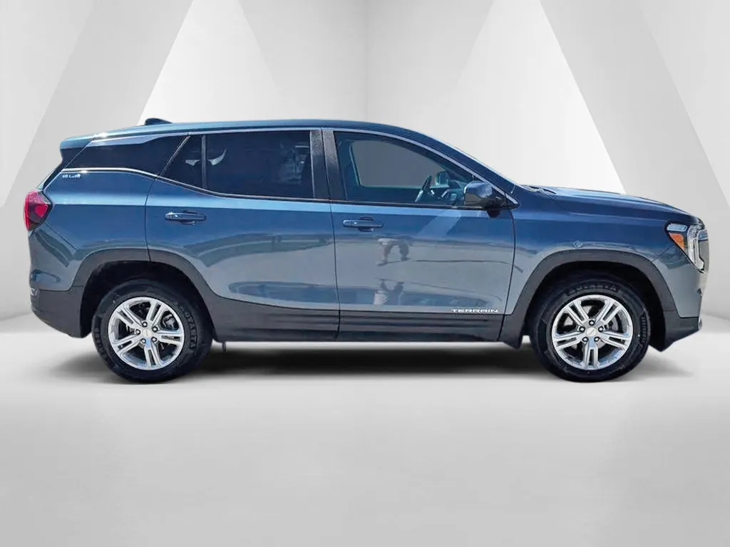 GMC Terrain photo 8