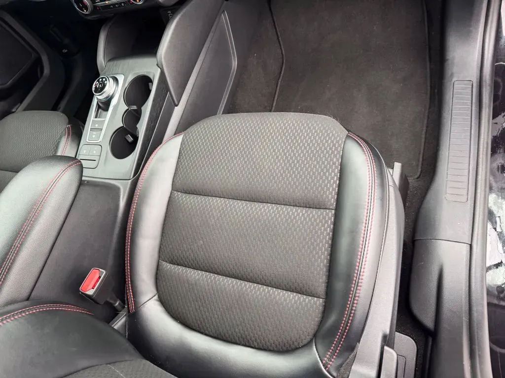 Ford Escape photo 14