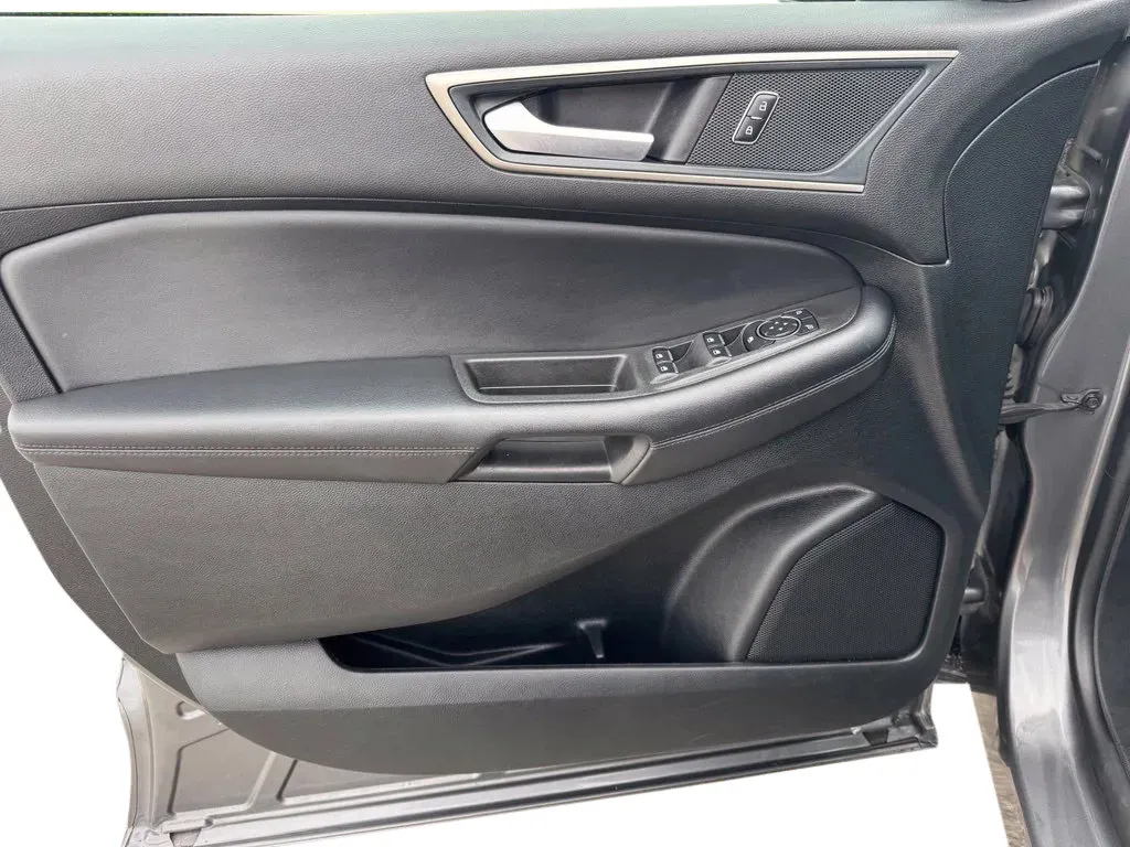 Ford Edge photo 11