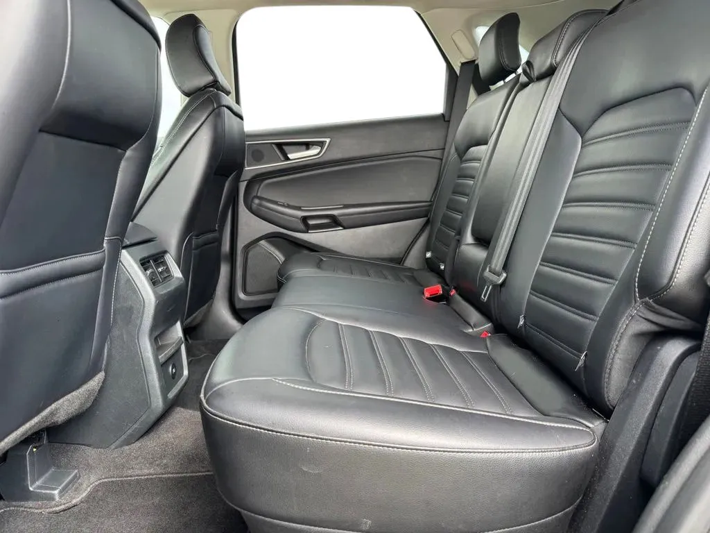 Ford Edge photo 17