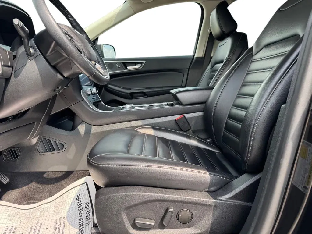 Ford Edge photo 9
