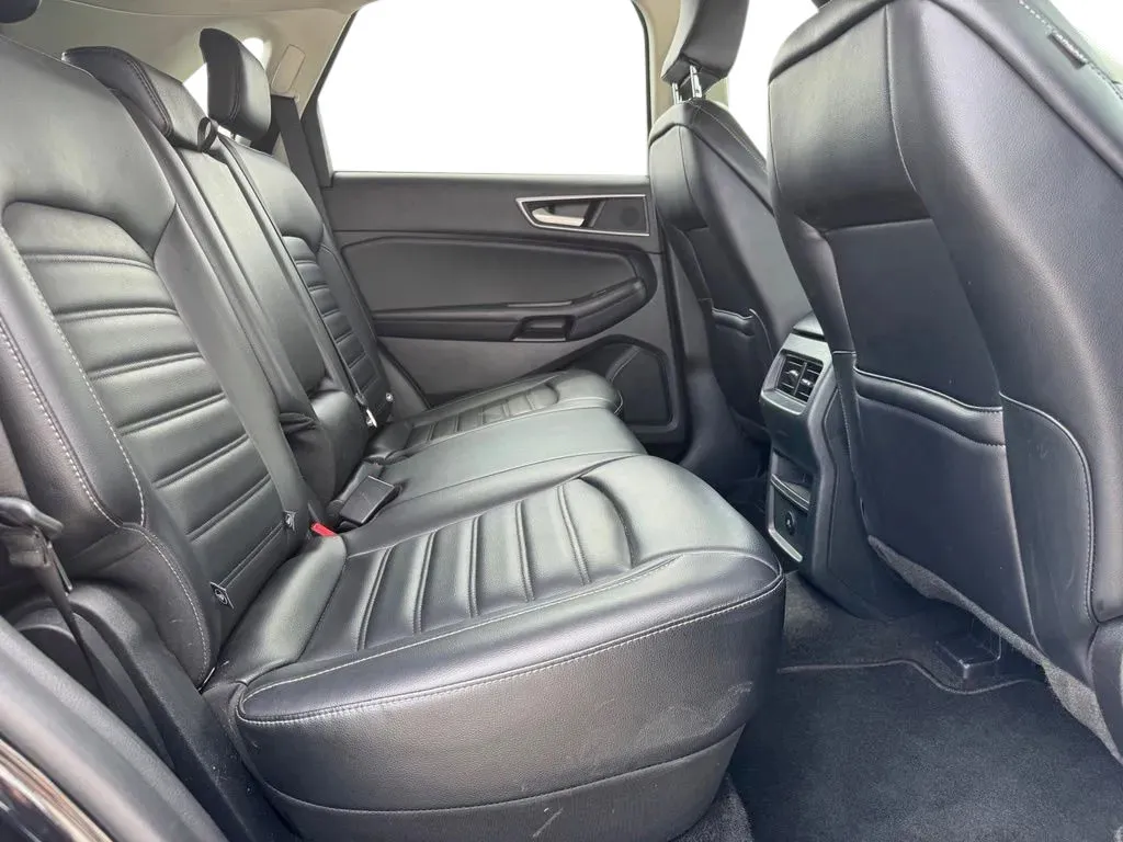 Ford Edge photo 16