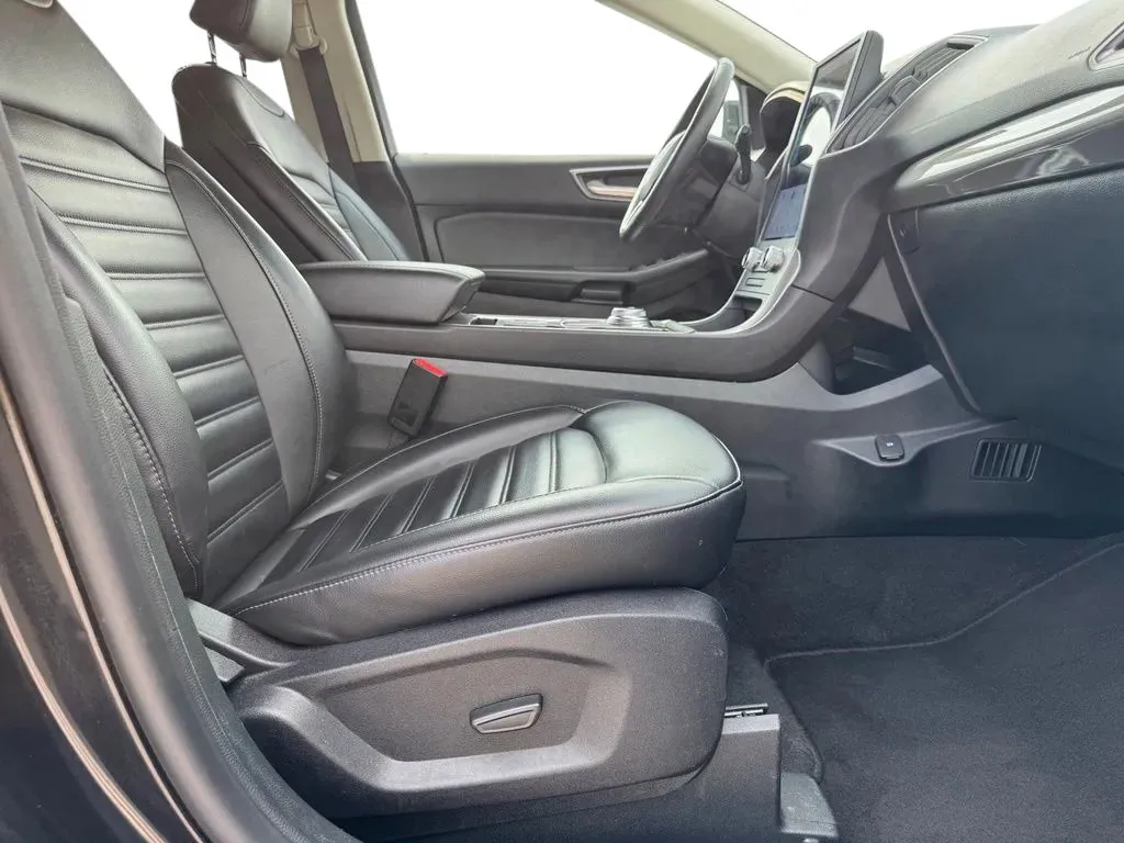 Ford Edge photo 13