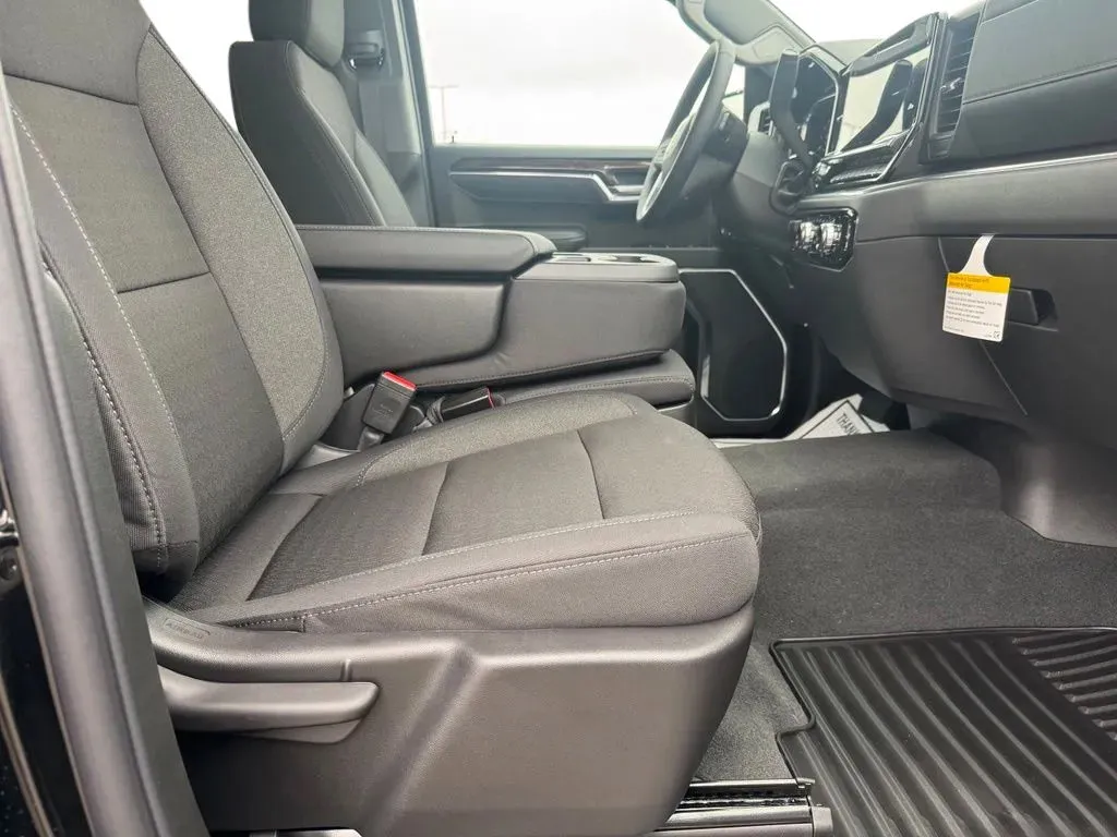 GMC Sierra photo 13